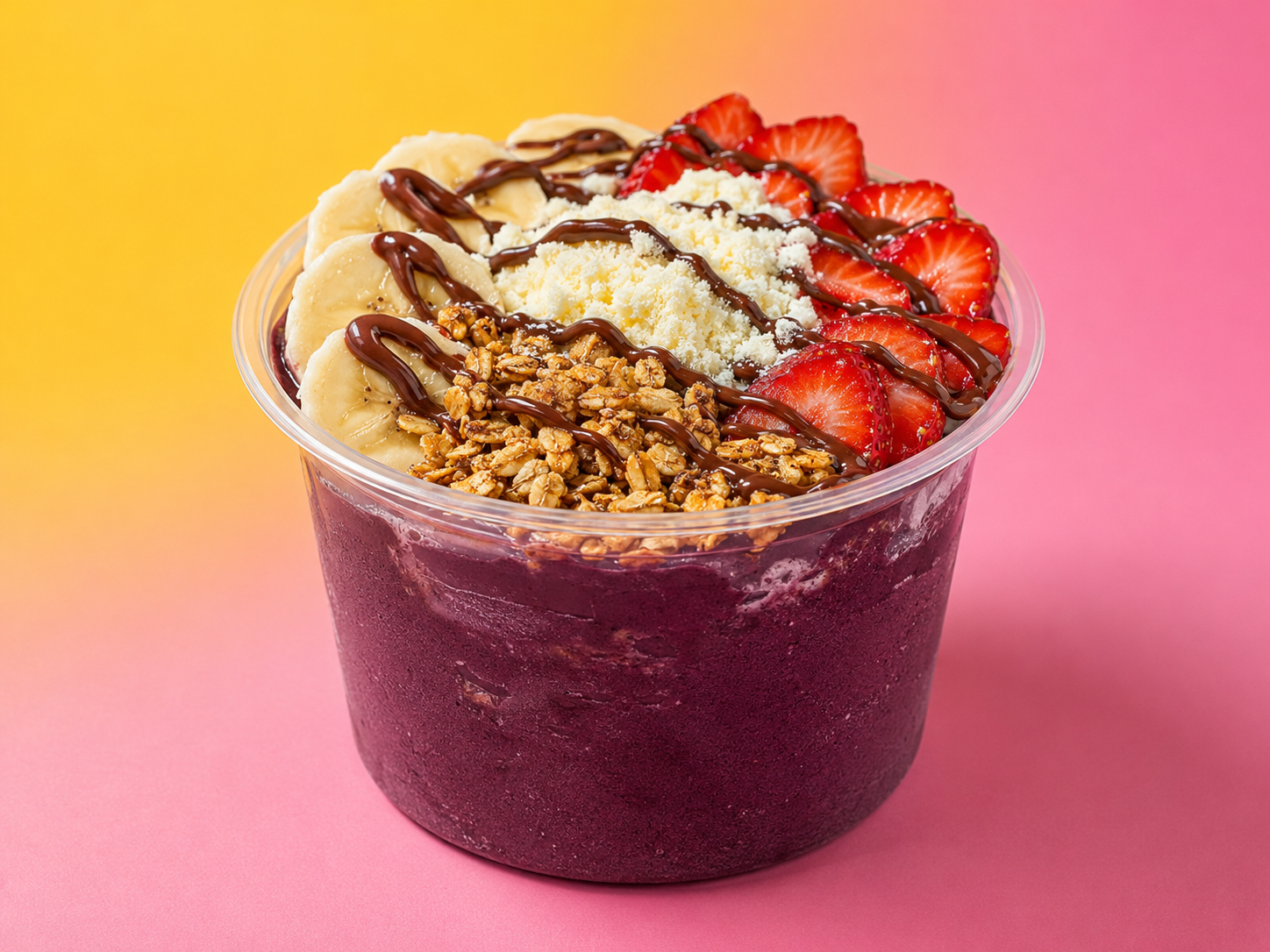 Copo de açaí Luigi com frutas e acompanhamentos